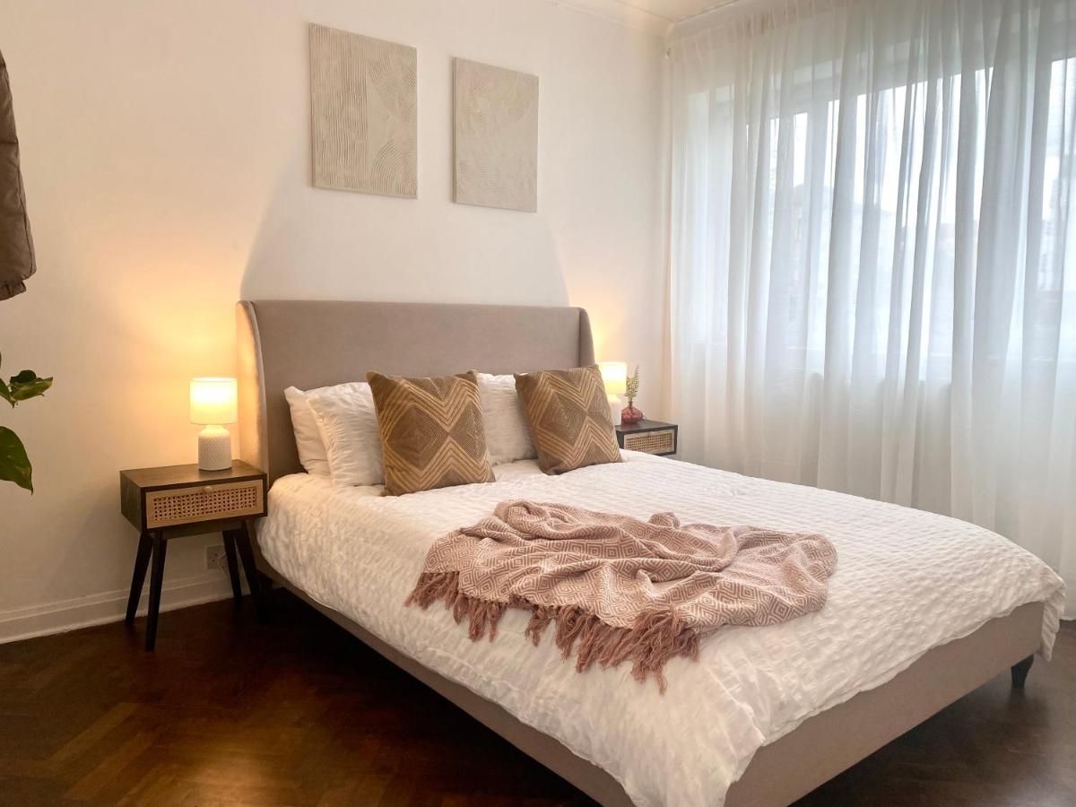 Newly Refurbished 2 Bedroom Apartment In South ลอนดอน ภายนอก รูปภาพ