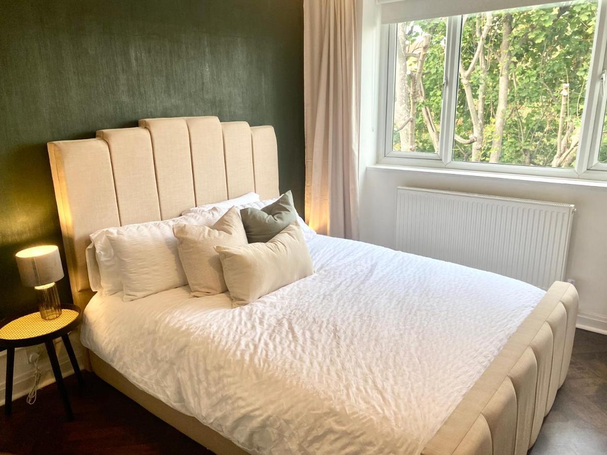 Newly Refurbished 2 Bedroom Apartment In South ลอนดอน ภายนอก รูปภาพ