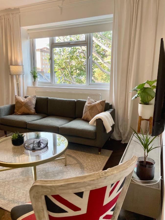 Newly Refurbished 2 Bedroom Apartment In South ลอนดอน ภายนอก รูปภาพ