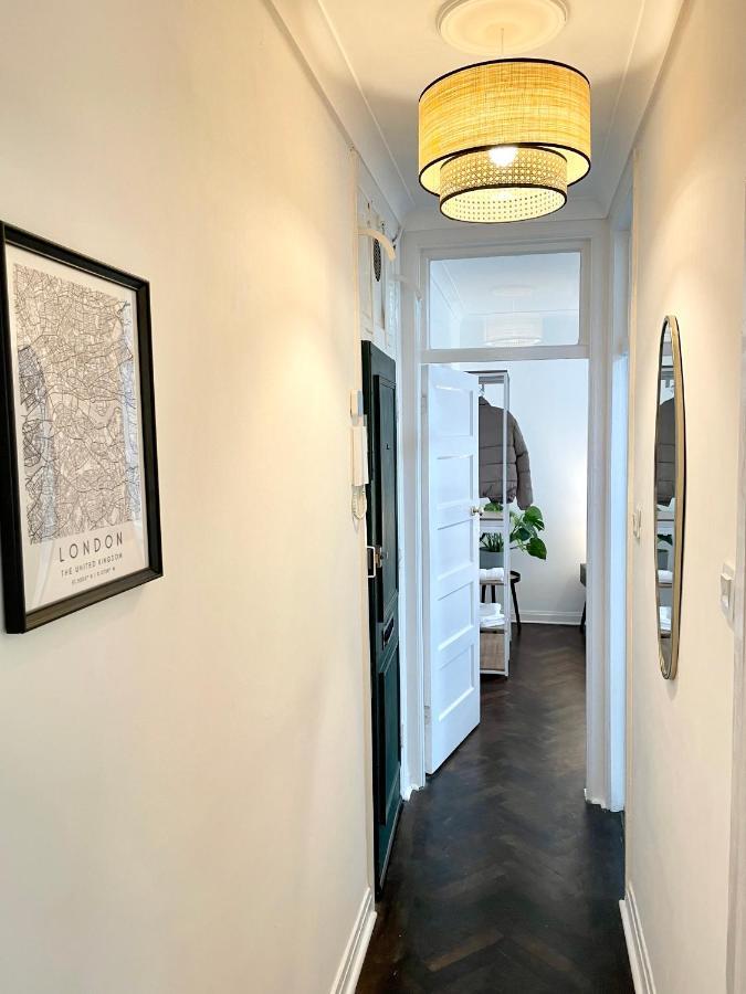 Newly Refurbished 2 Bedroom Apartment In South ลอนดอน ภายนอก รูปภาพ